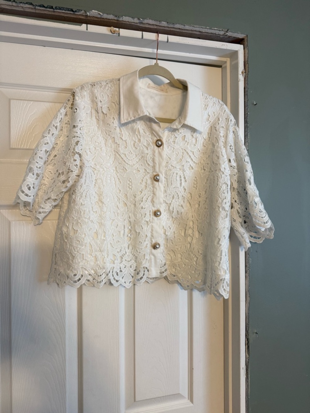 Solitaire White Lace Button-Up Blouse with Collar